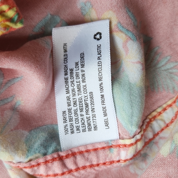 Toddler boy Hawaiian shirt, Cat & Jack, size 18 months - Picture 5 of 7